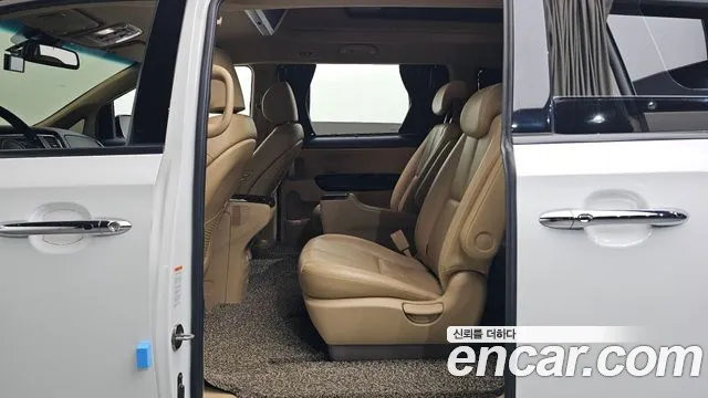 Kia Carnival 2018 thumb 9