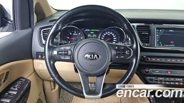 Kia Carnival 2018 thumb 8