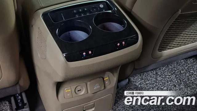 Kia Carnival 2018 thumb 7