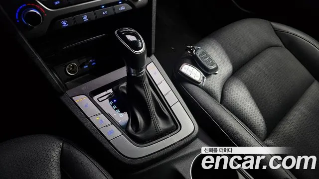 Hyundai Avante 2016 thumb 4