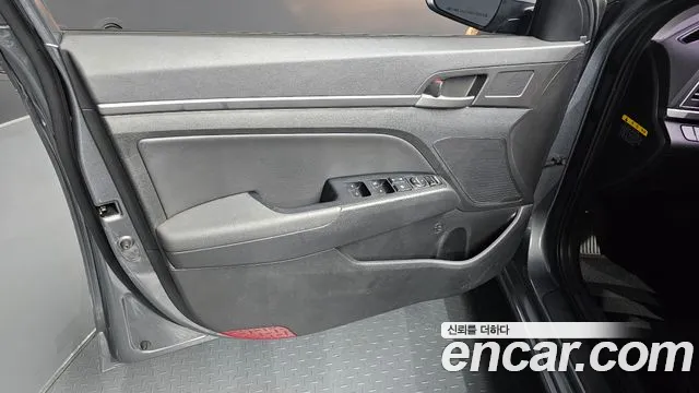 Hyundai Avante 2016 thumb 2