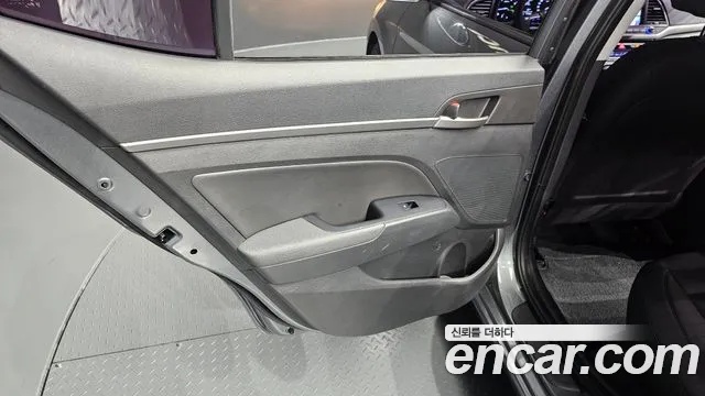 Hyundai Avante 2016 thumb 8