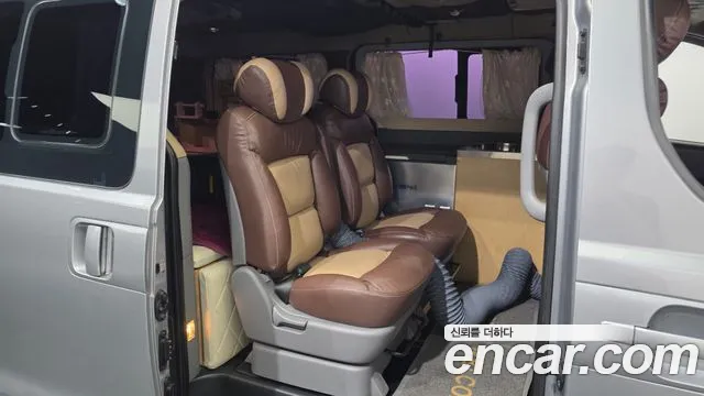 Hyundai Staria 2018 thumb 11