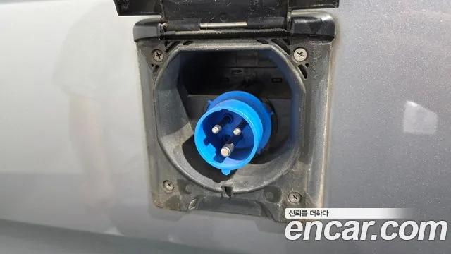 Hyundai Staria 2018 thumb 10