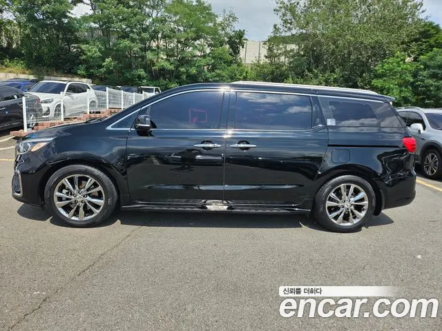 Kia Carnival 2018 thumb 11