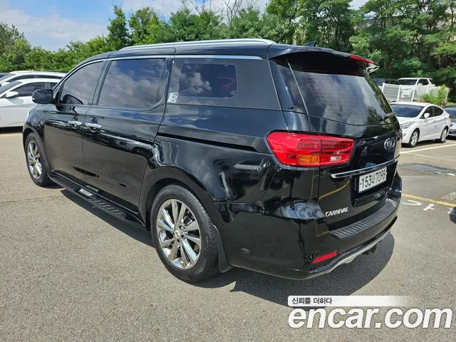 Kia Carnival 2018 thumb 12