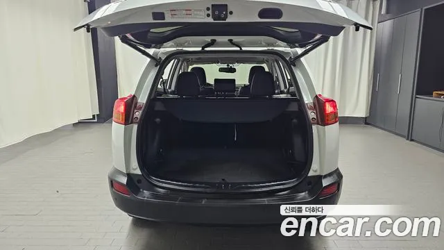 Toyota RAV4 2015 thumb 6
