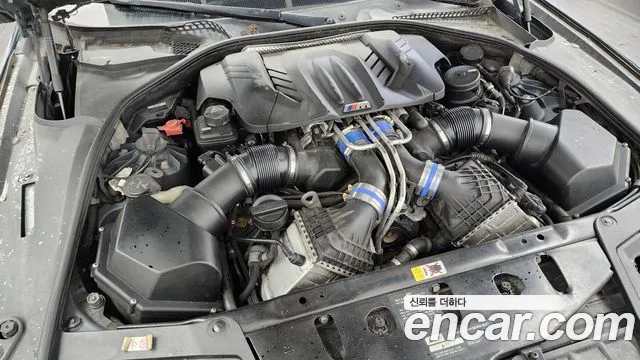 BMW M5 2012 thumb 8