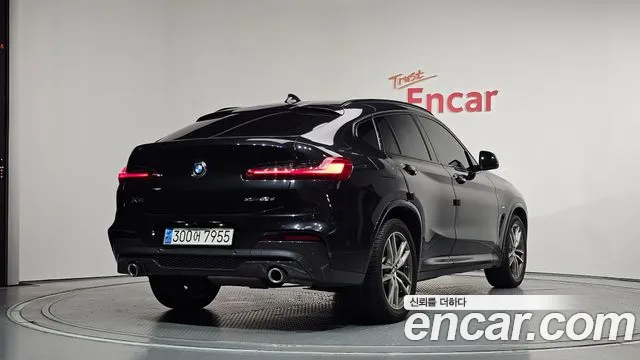 BMW X4 2018 thumb 3