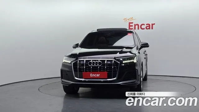 Audi Q7 2021 thumb 4