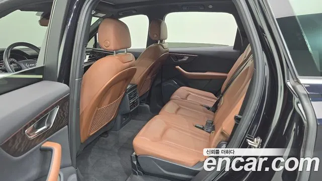 Audi Q7 2021 thumb 5