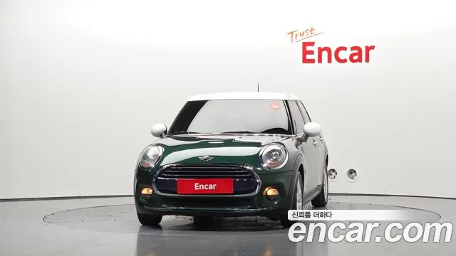 Mini Cooper 2017 thumb 10