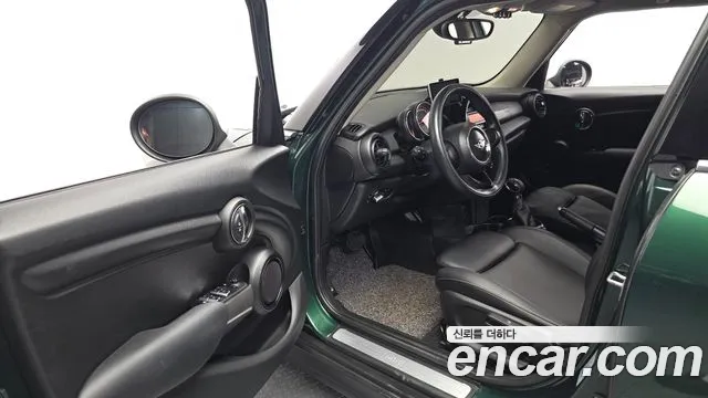 Mini Cooper 2017 thumb 8