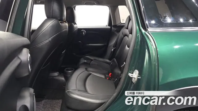 Mini Cooper 2017 thumb 6