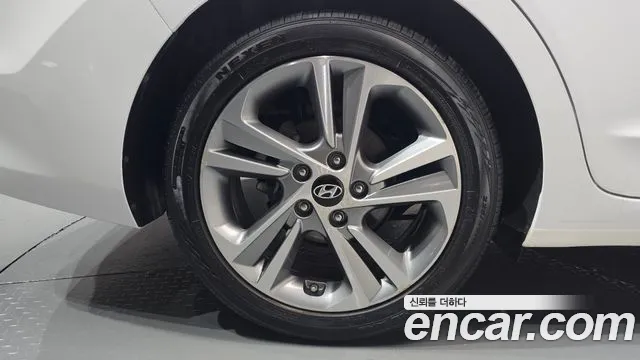 Hyundai Avante 2016 thumb 8