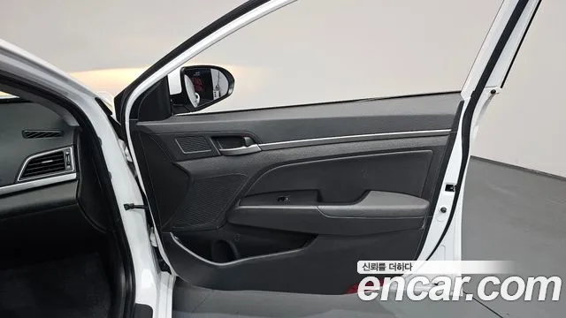 Hyundai Avante 2016 thumb 11