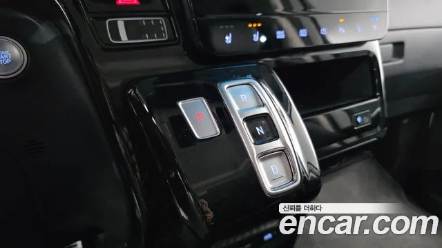 Hyundai Staria 2022 thumb 4
