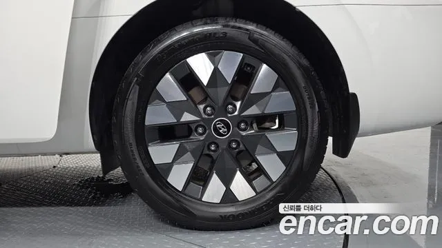 Hyundai Staria 2022 thumb 6
