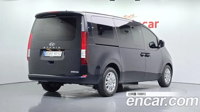 Hyundai Staria 2022 thumb 3