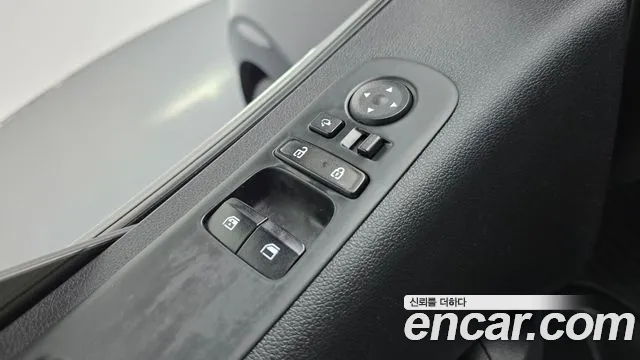 Hyundai Staria 2022 thumb 8