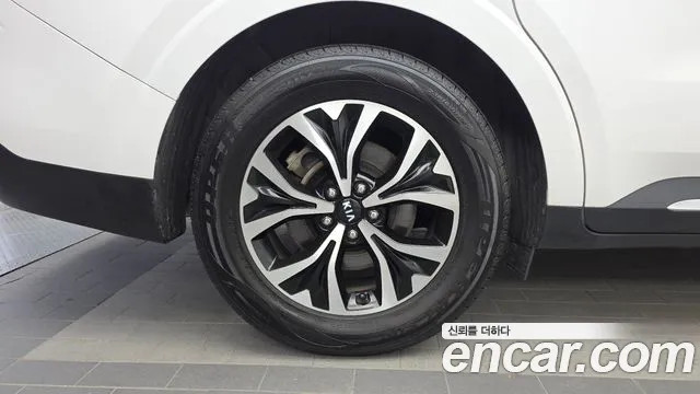 Kia Carnival 2020 thumb 11