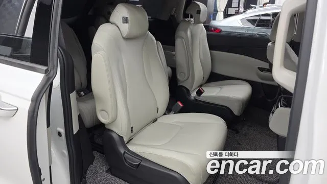 Kia Carnival 2020 thumb 3
