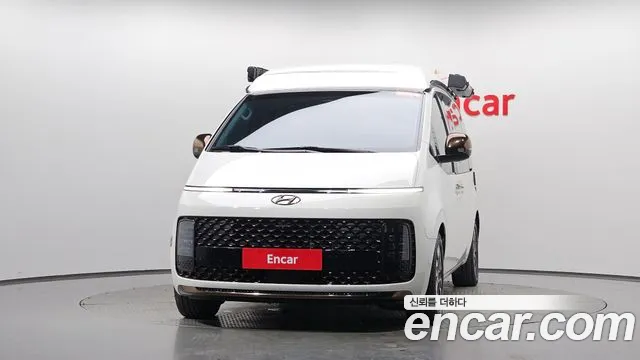 Hyundai Staria 2023 thumb 7