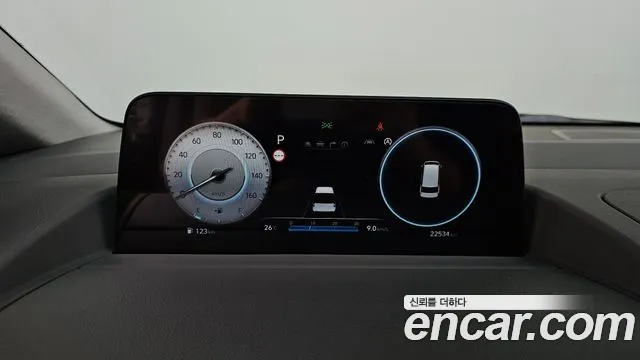 Hyundai Staria 2023 thumb 2