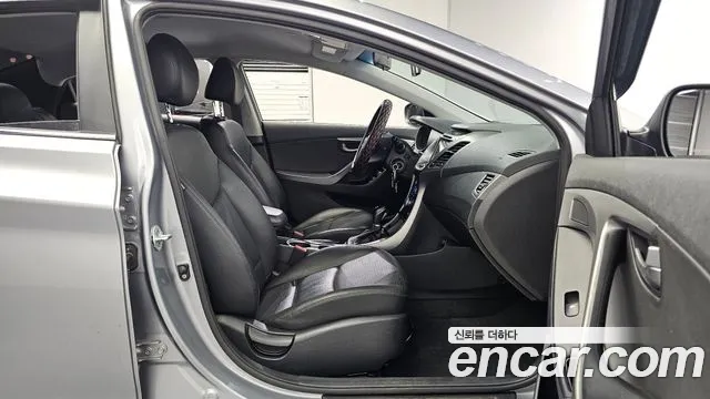 Hyundai Elantra 2015 thumb 4