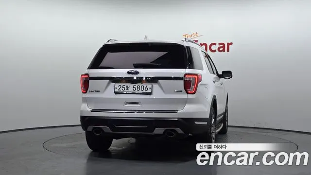 Ford Explorer 2018 thumb 7