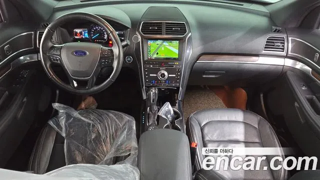 Ford Explorer 2018 thumb 10