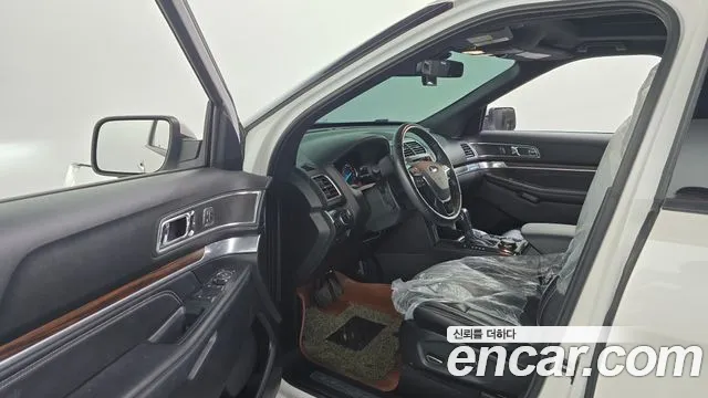 Ford Explorer 2018 thumb 9