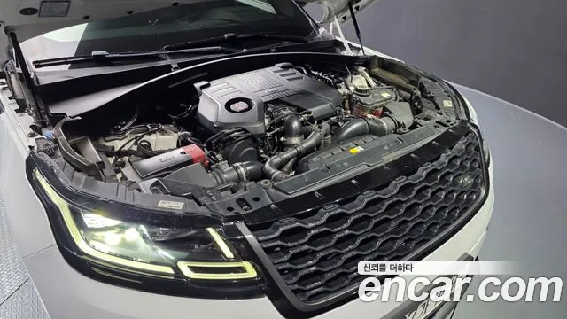 Land Rover Range Rover Velar 2017 thumb 9
