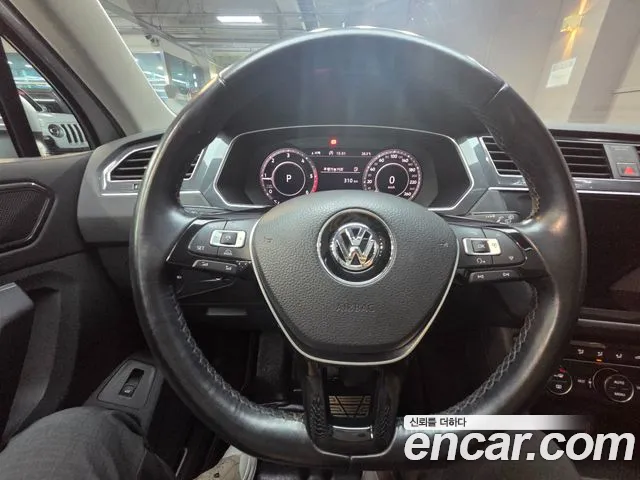 Volkswagen Tiguan 2018 thumb 12