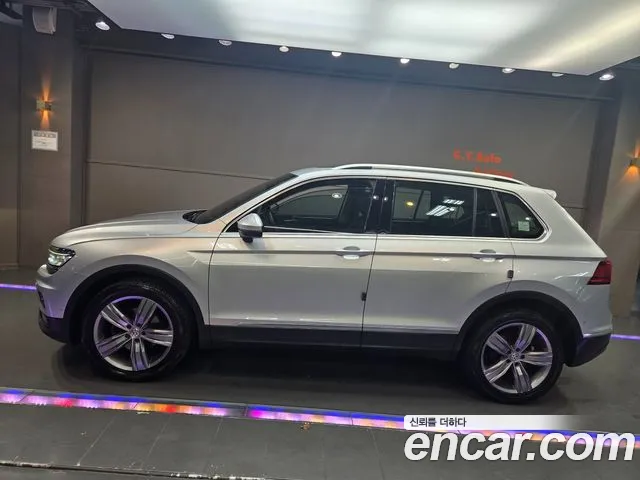 Volkswagen Tiguan 2018 thumb 4