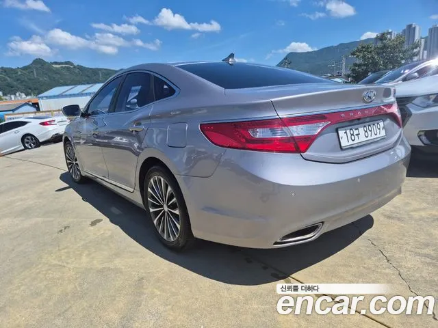 Hyundai Grandeur 2013 thumb 6