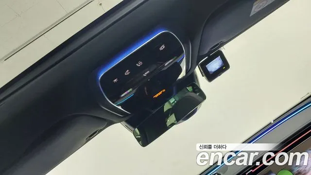 Mercedes-Benz E-Class 2024 thumb 2