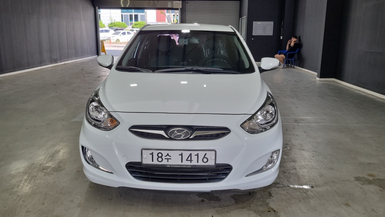 Hyundai Accent 2013 thumb 12
