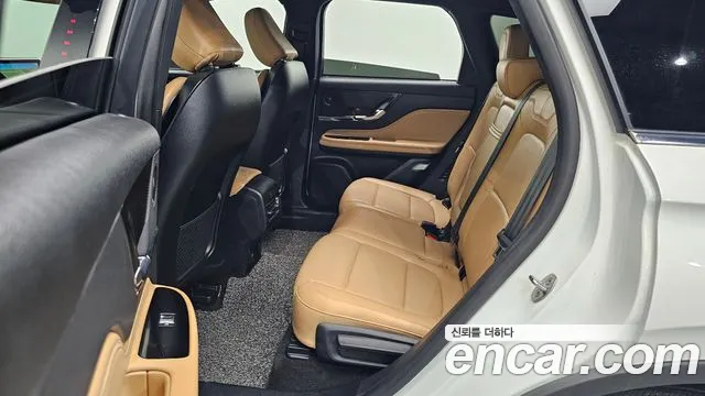 Lincoln Corsair 2021 thumb 2