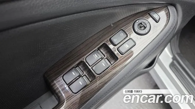 Kia K5 2010 thumb 3