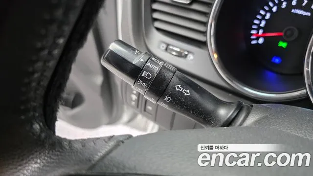 Kia K5 2010 thumb 11