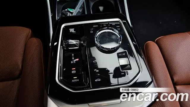 BMW 7 серии 2025 thumb 7