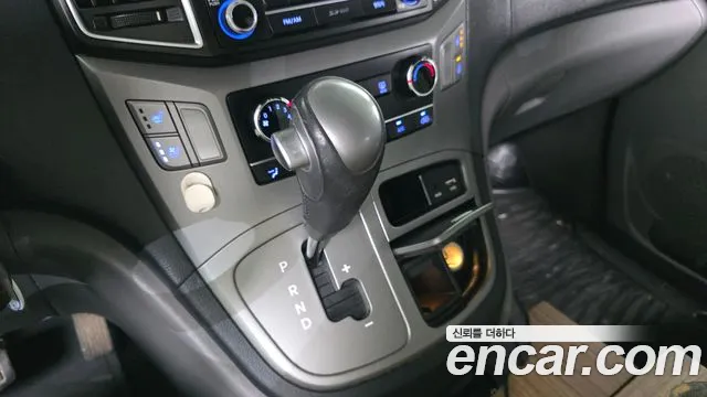 Hyundai Staria 2017 thumb 4