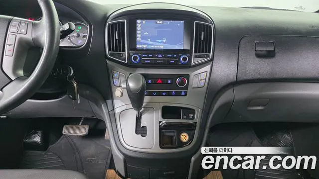 Hyundai Staria 2017 thumb 2