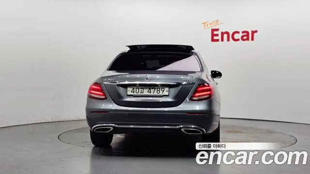 Mercedes-Benz E-Class 2019 thumb 5