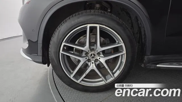 Mercedes-Benz GLE-Класс 2018 thumb 11