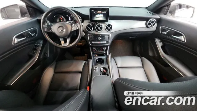 Mercedes-Benz A-Класс 2017 thumb 3