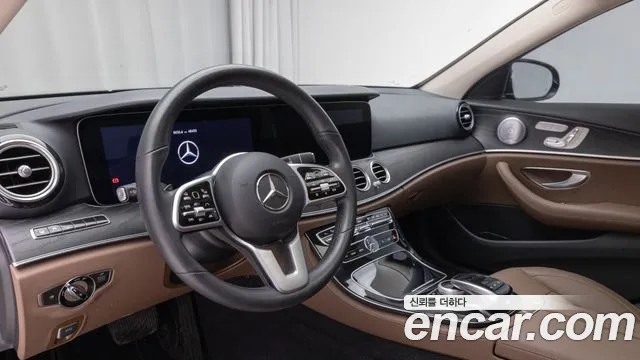 Mercedes-Benz E-Class 2020 thumb 2