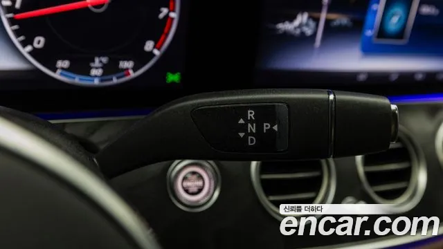 Mercedes-Benz E-Class 2020 thumb 3