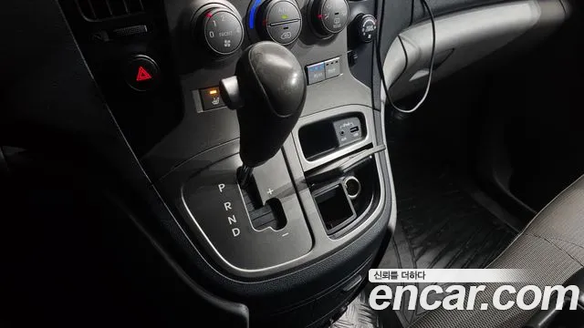 Hyundai Staria 2011 thumb 2